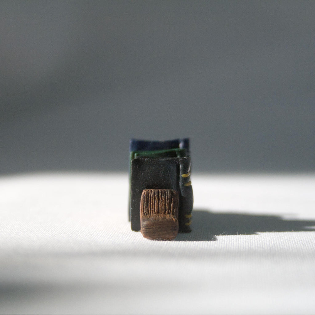 Bookshelf Monitor Topper