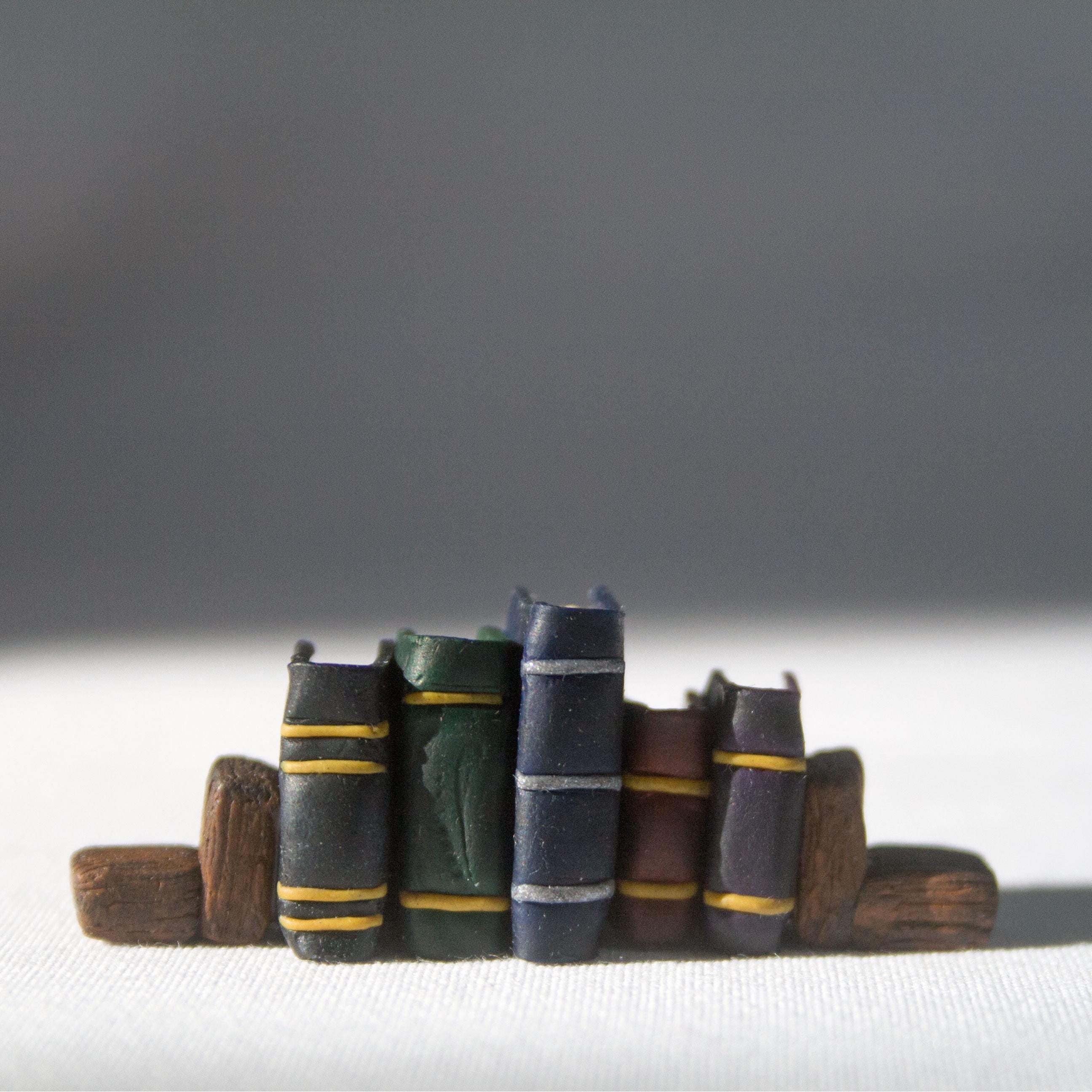 Bookshelf Monitor Topper