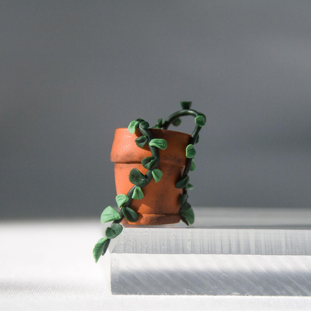 Potted Plant Monitor Topper