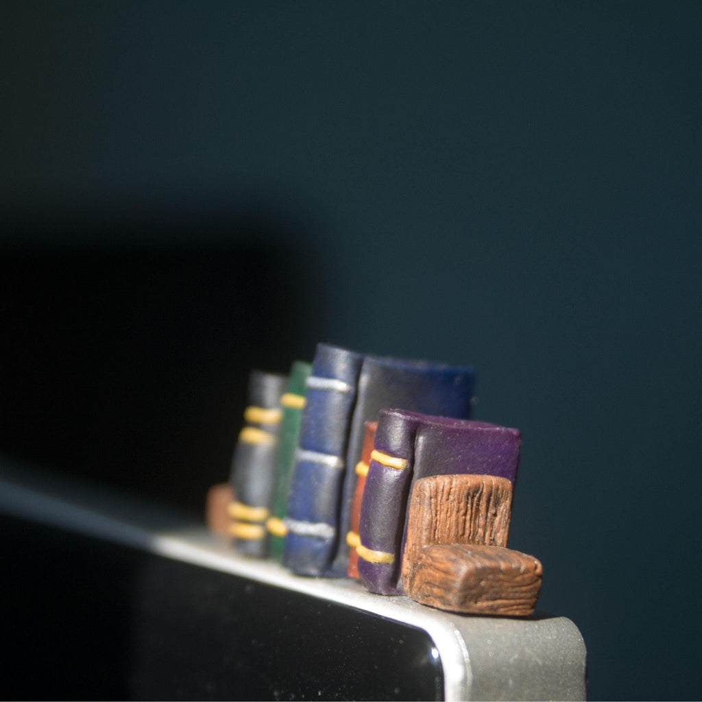 Bookshelf Monitor Topper